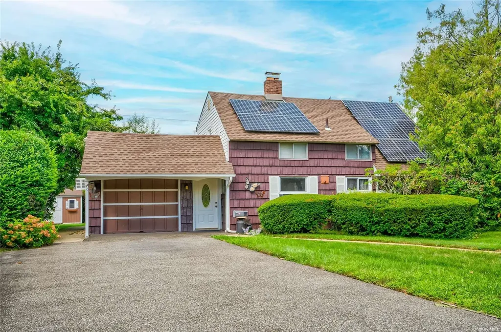 70 Ripple Lane Levittown NY 11756