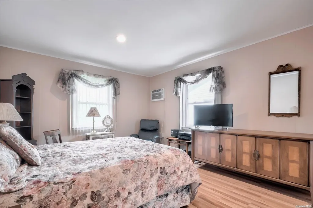 70 Ripple Lane Levittown NY 11756