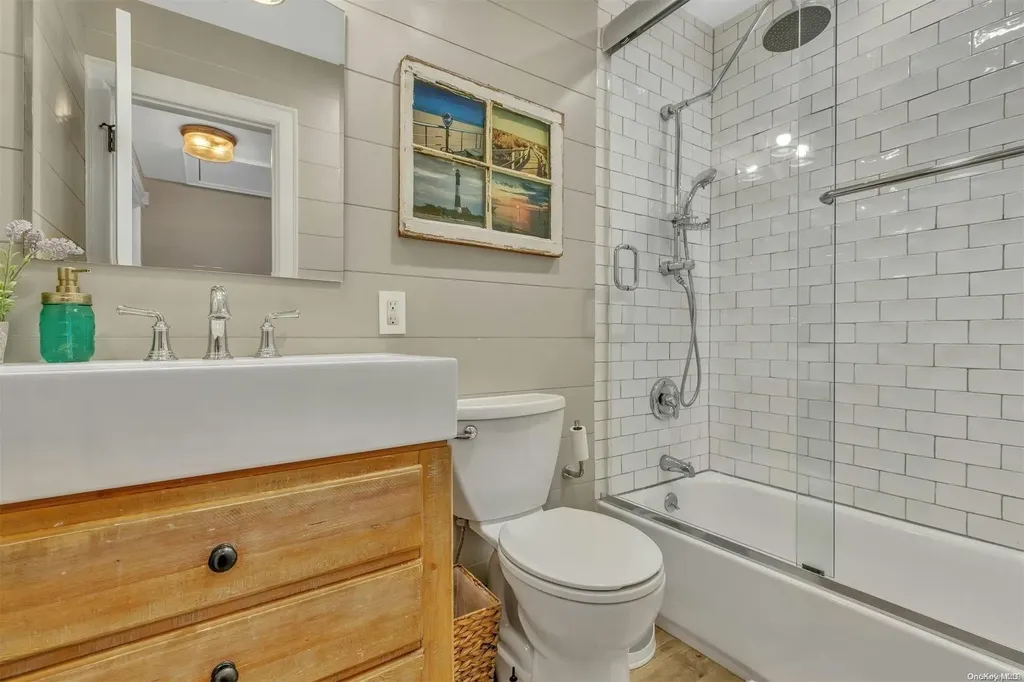 7 Duck Lane West Islip NY 11795