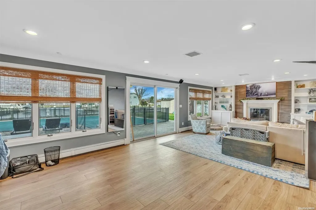 7 Duck Lane West Islip NY 11795