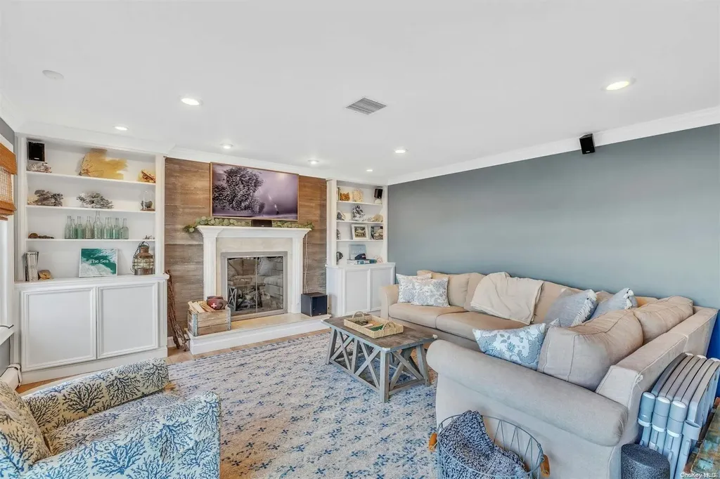 7 Duck Lane West Islip NY 11795