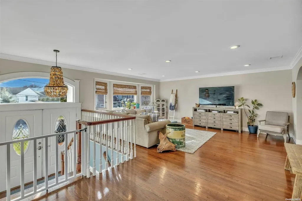 7 Duck Lane West Islip NY 11795