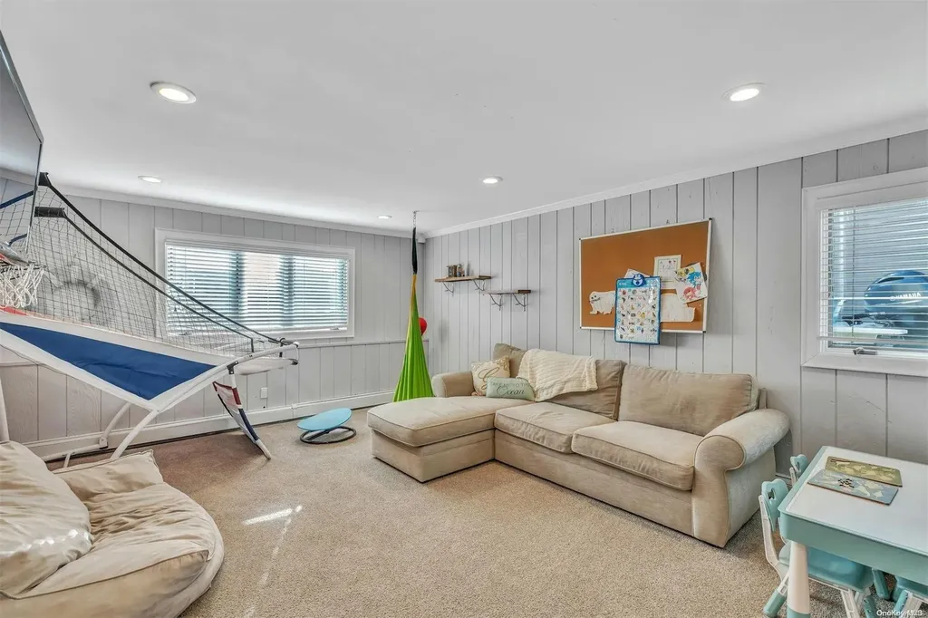 7 Duck Lane West Islip NY 11795