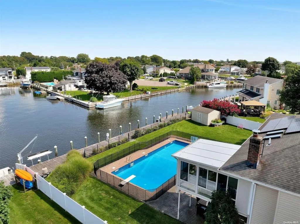 7 Duck Lane West Islip NY 11795