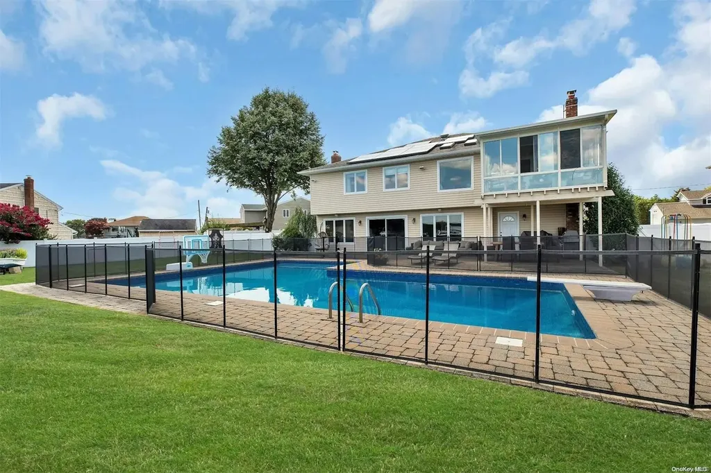 7 Duck Lane West Islip NY 11795