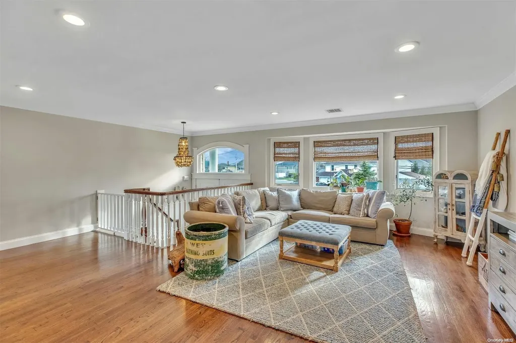 7 Duck Lane West Islip NY 11795