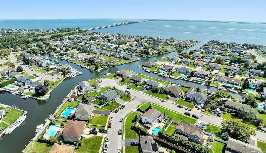 7 Duck Lane West Islip NY 11795