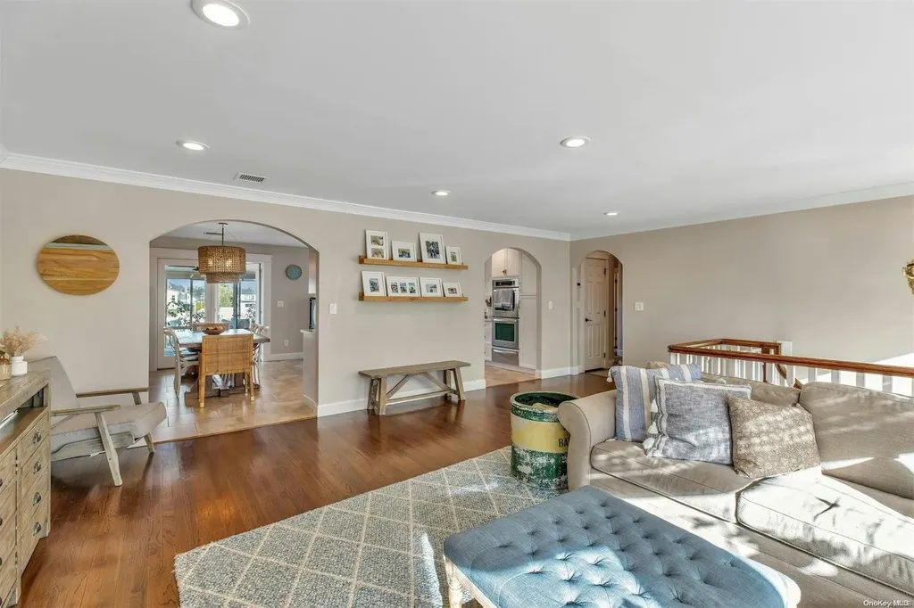 7 Duck Lane West Islip NY 11795