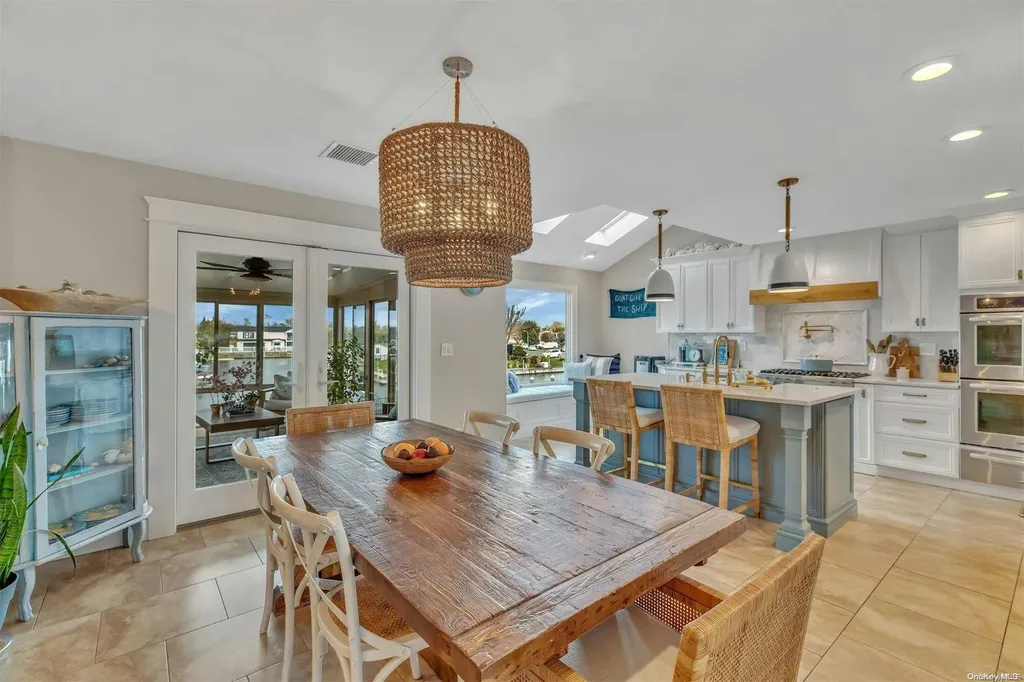 7 Duck Lane West Islip NY 11795