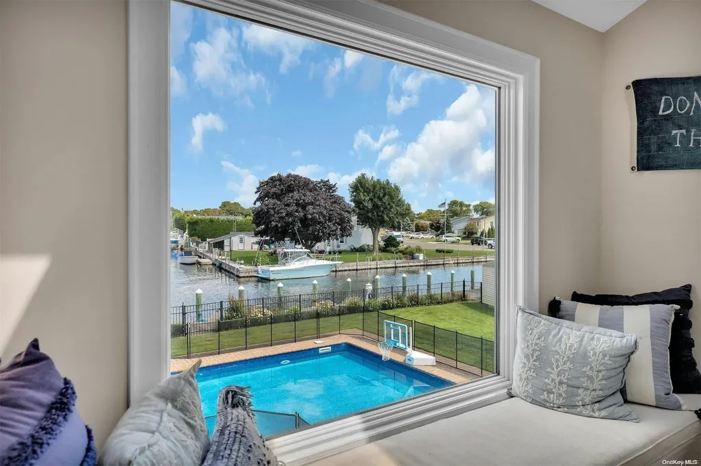 7 Duck Lane West Islip NY 11795