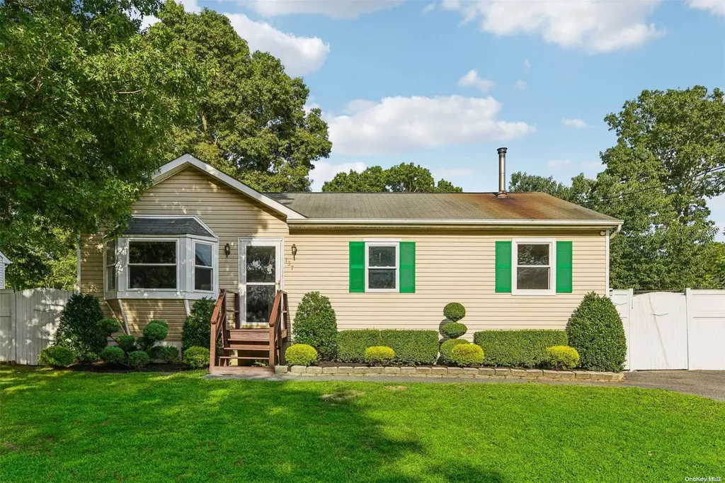 137 Dana Avenue Mastic NY 11950