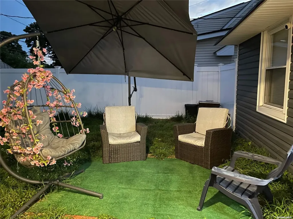 85 Chimney Lane Levittown NY 11756