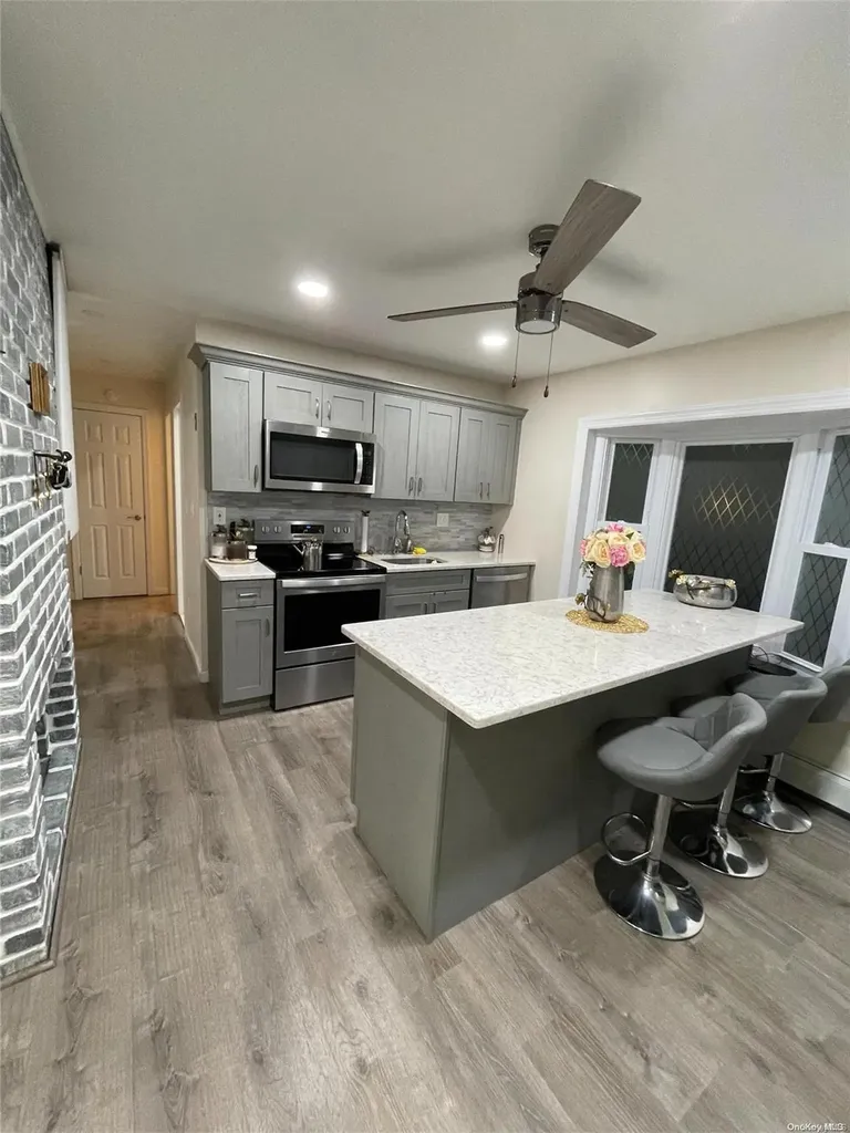 85 Chimney Lane Levittown NY 11756
