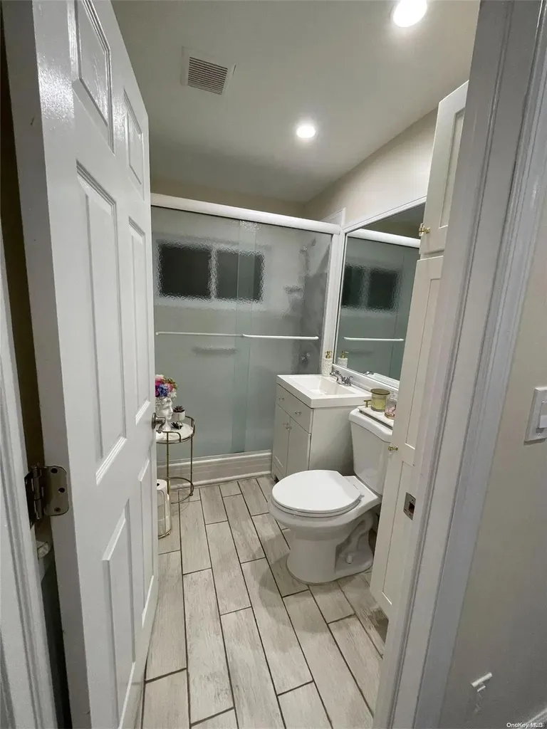 85 Chimney Lane Levittown NY 11756
