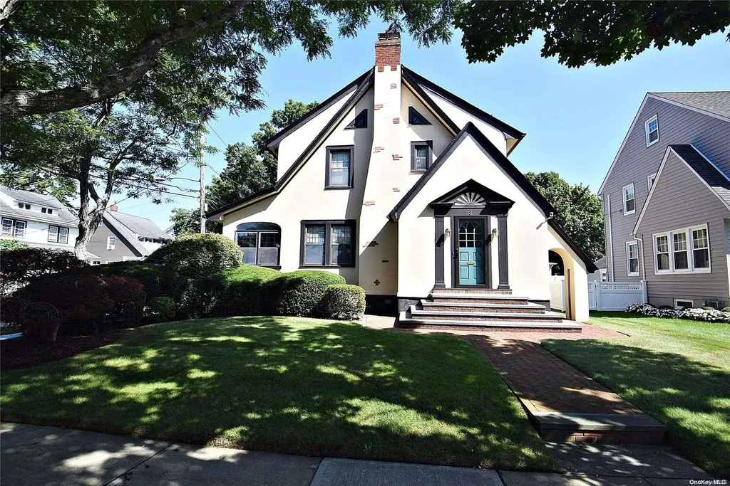 23 Sherman Street Lynbrook NY 11563