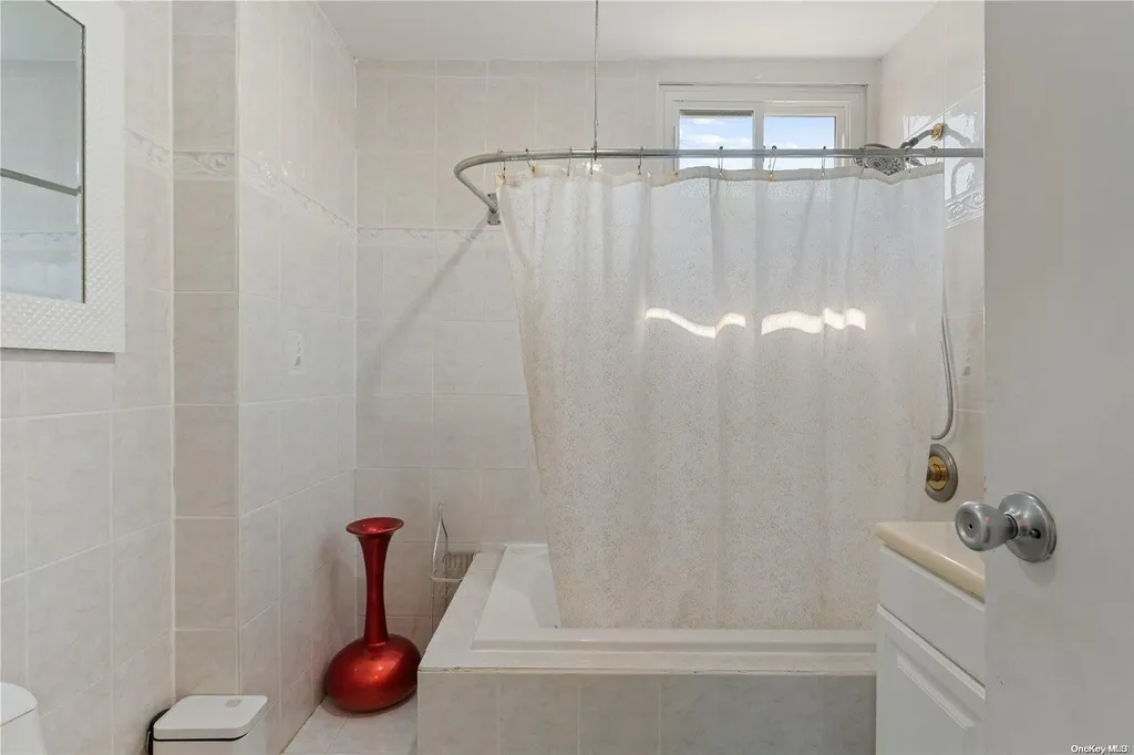 673 Jackie Lane Baldwin NY 11510