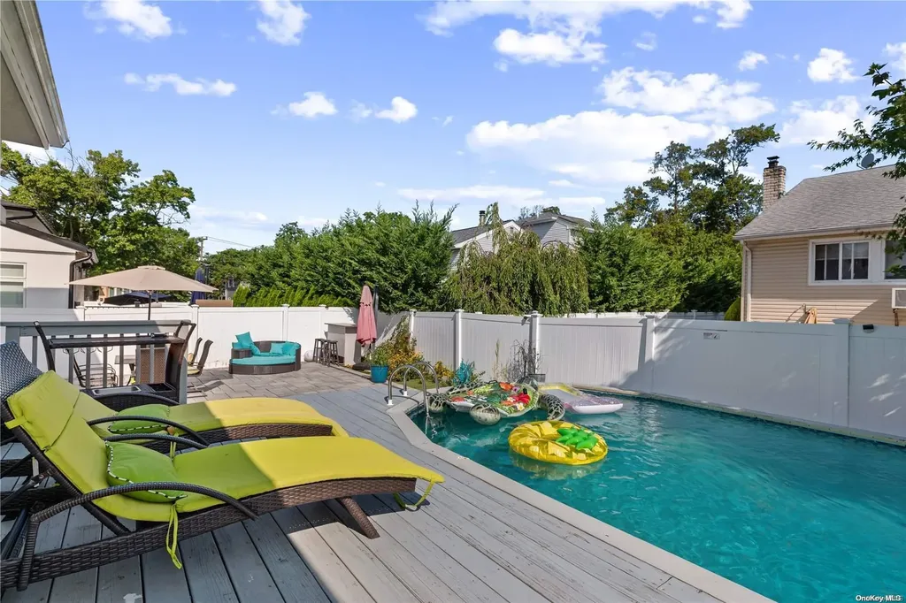 673 Jackie Lane Baldwin NY 11510