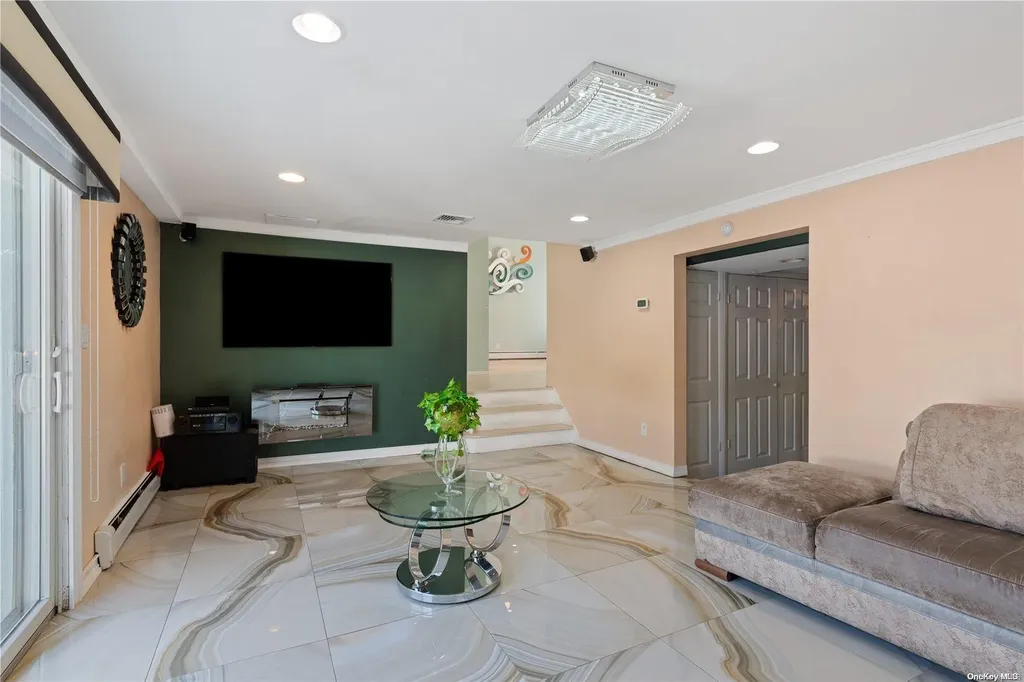 673 Jackie Lane Baldwin NY 11510