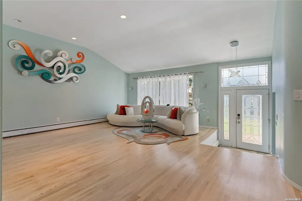 673 Jackie Lane Baldwin NY 11510