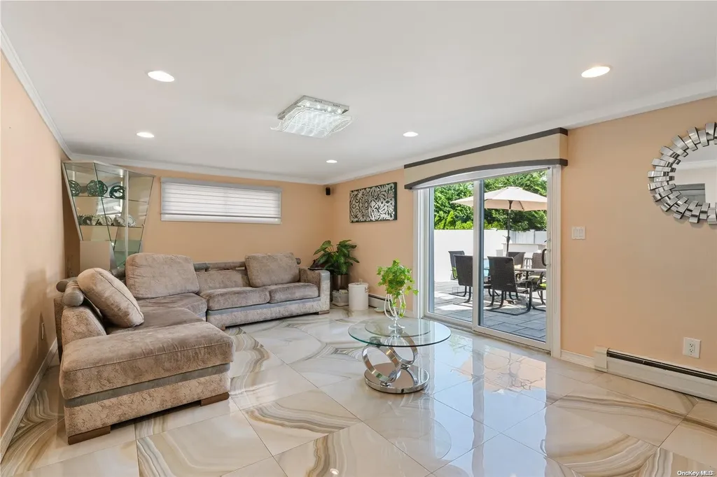 673 Jackie Lane Baldwin NY 11510