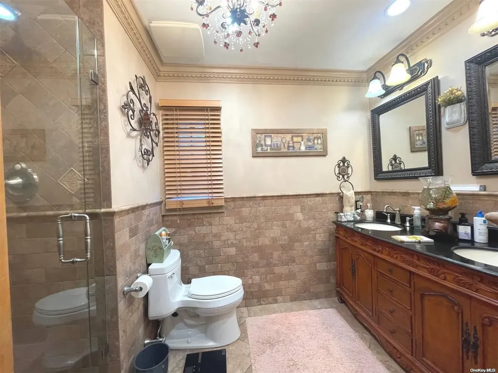 23 Buckingham Road Merrick NY 11566
