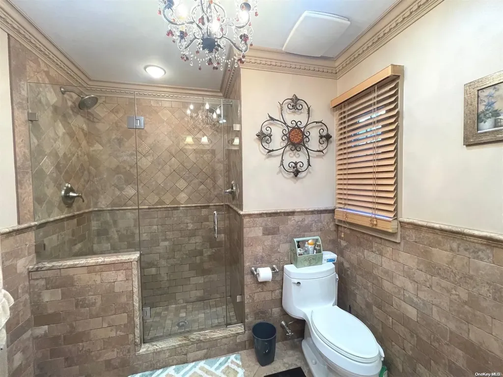 23 Buckingham Road Merrick NY 11566