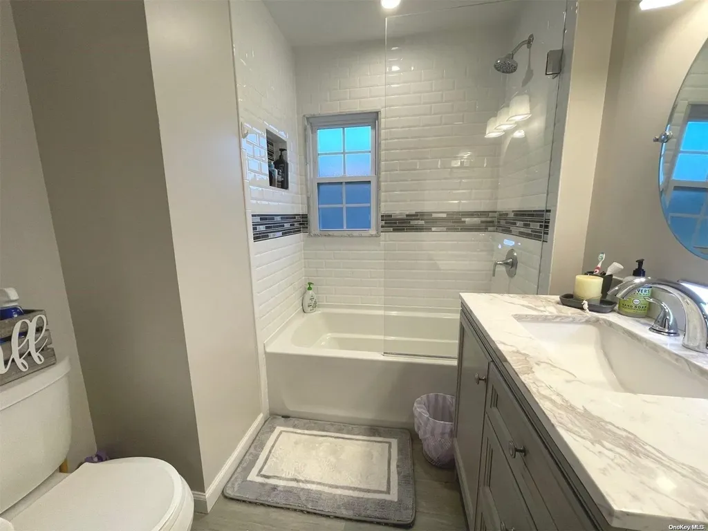 23 Buckingham Road Merrick NY 11566