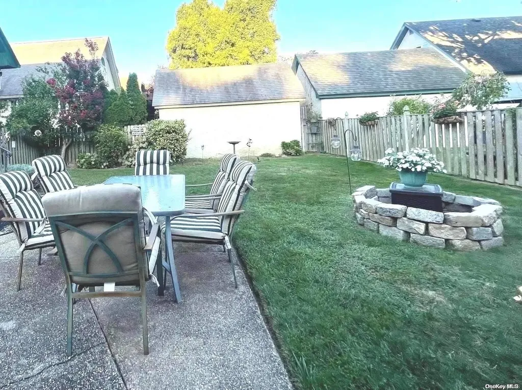 23 Buckingham Road Merrick NY 11566