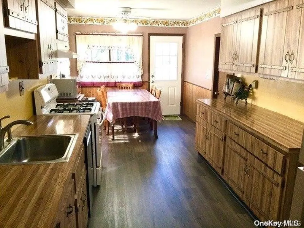 77 Craig Road Islip Terrace NY 11752