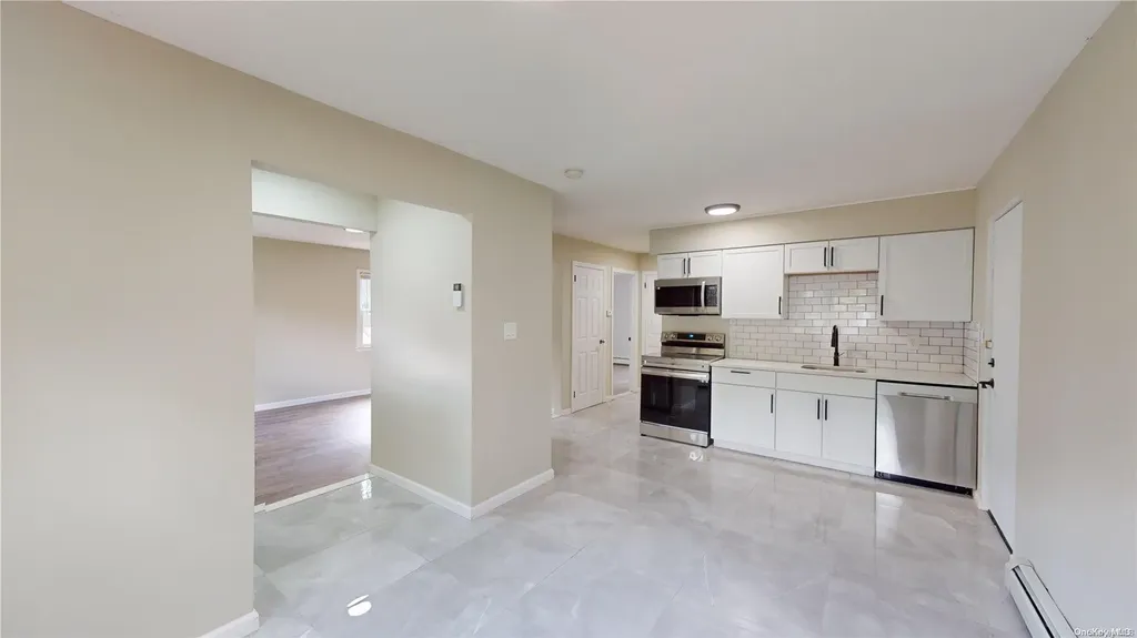 11 3rd Avenue Westbury NY 11590