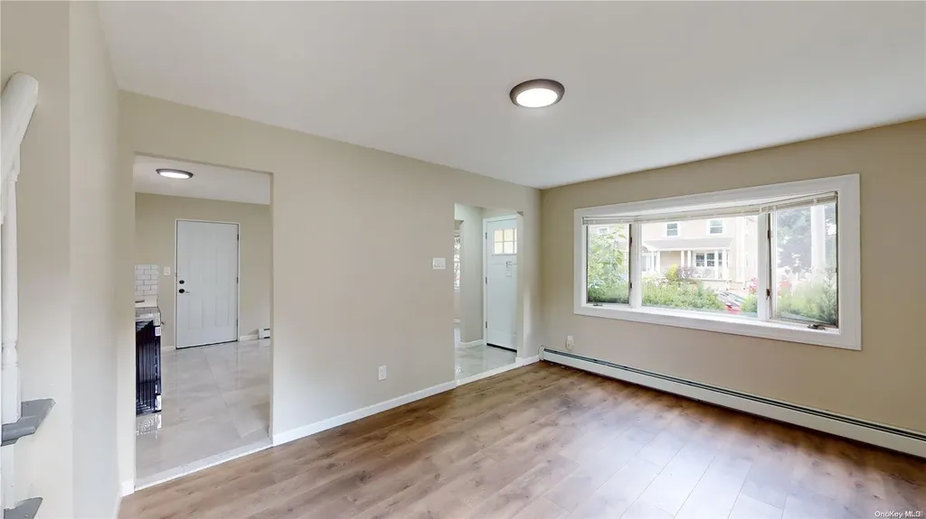 11 3rd Avenue Westbury NY 11590