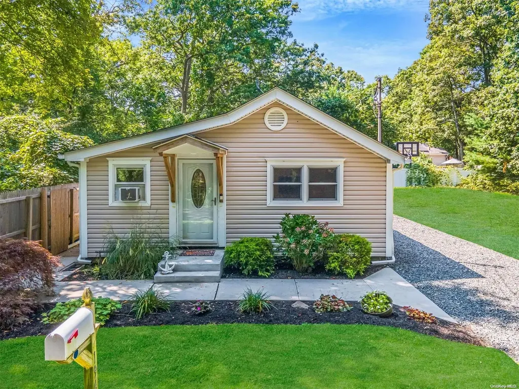 196 Dahlia Drive Mastic Beach NY 11951