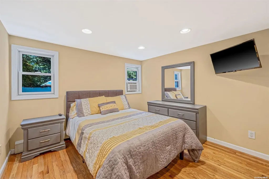 196 Dahlia Drive Mastic Beach NY 11951