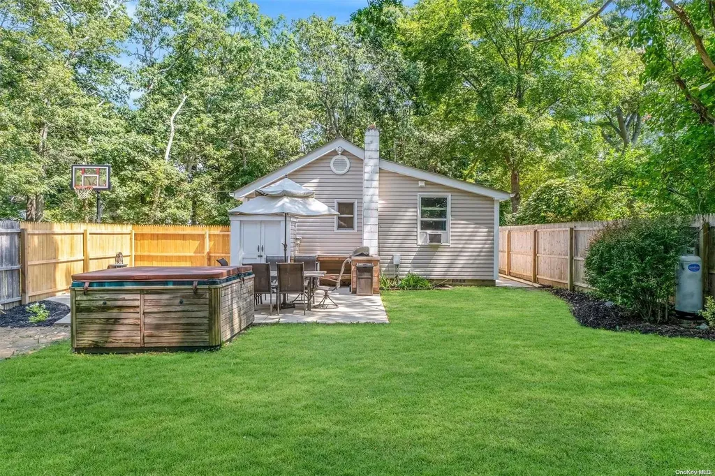 196 Dahlia Drive Mastic Beach NY 11951