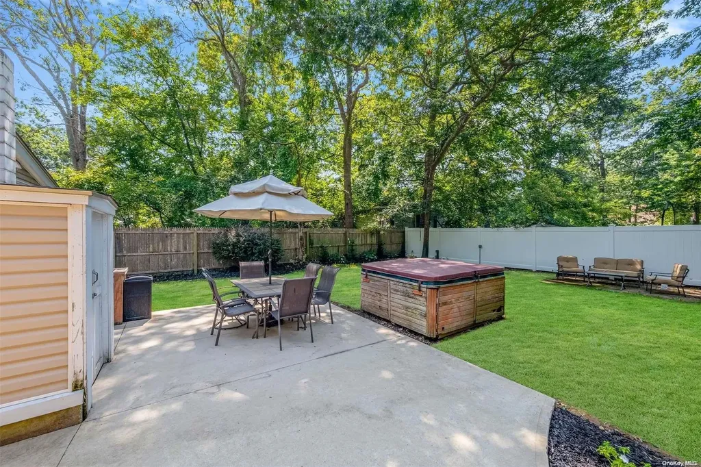 196 Dahlia Drive Mastic Beach NY 11951