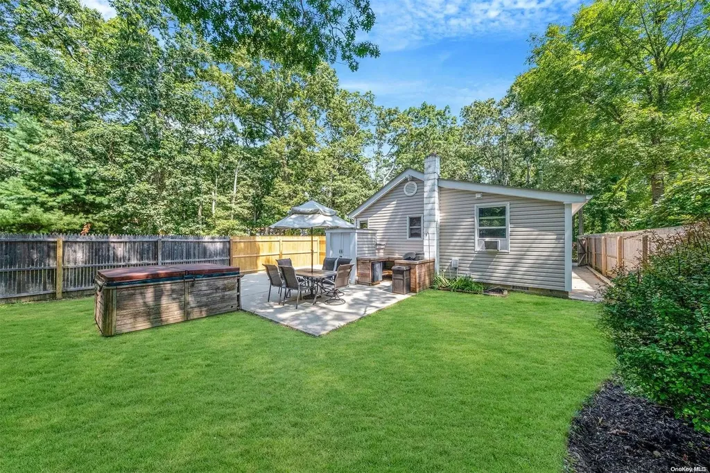196 Dahlia Drive Mastic Beach NY 11951