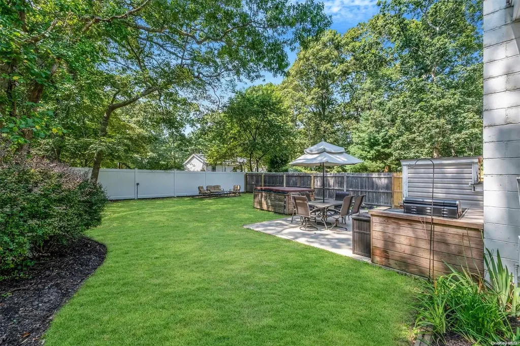 196 Dahlia Drive Mastic Beach NY 11951