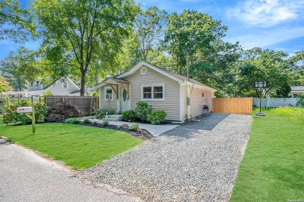 196 Dahlia Drive Mastic Beach NY 11951