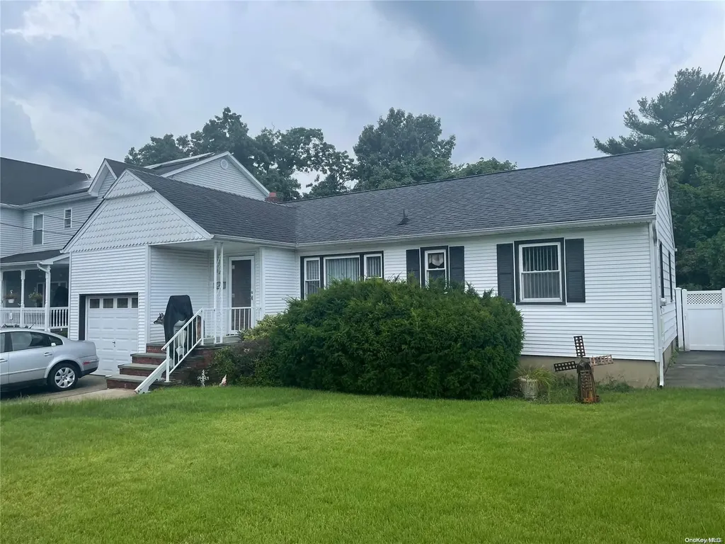 325 Stewart Avenue Bethpage NY 11714
