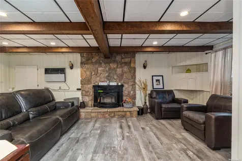 265 11th Avenue West Babylon NY 11704