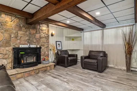 265 11th Avenue West Babylon NY 11704