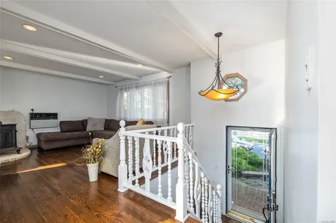 265 11th Avenue West Babylon NY 11704