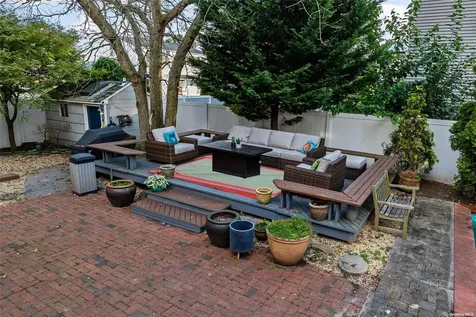 265 11th Avenue West Babylon NY 11704