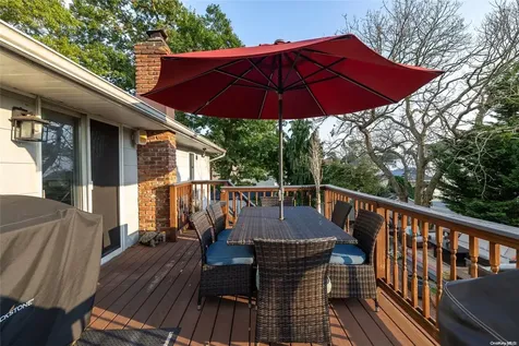 265 11th Avenue West Babylon NY 11704