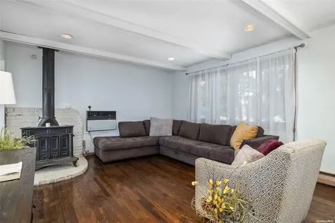 265 11th Avenue West Babylon NY 11704