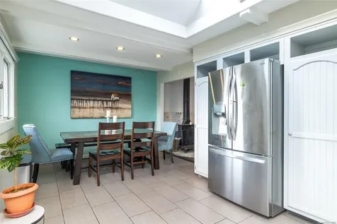 265 11th Avenue West Babylon NY 11704