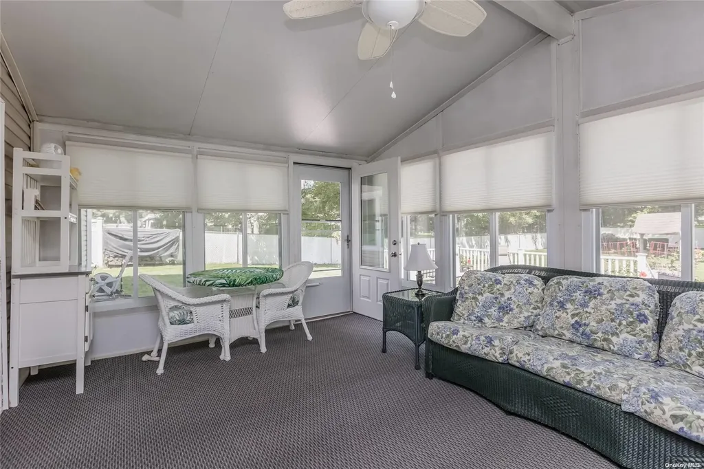 39 Myrtle Lane Coram NY 11727