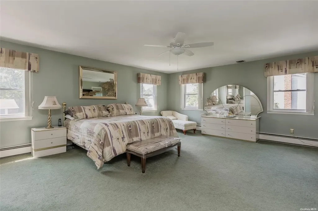 39 Myrtle Lane Coram NY 11727