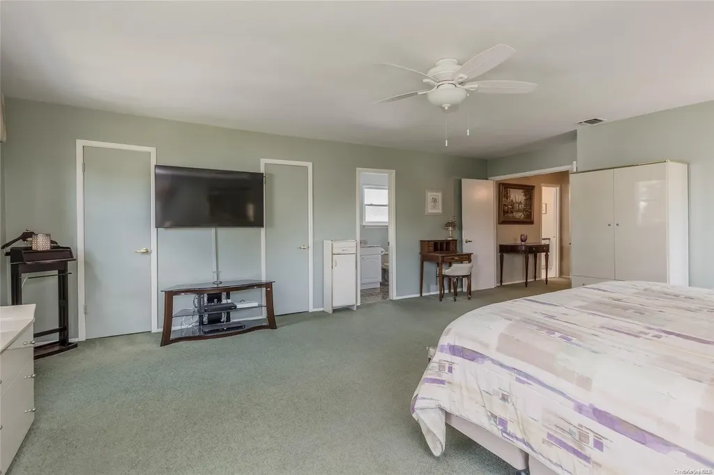 39 Myrtle Lane Coram NY 11727