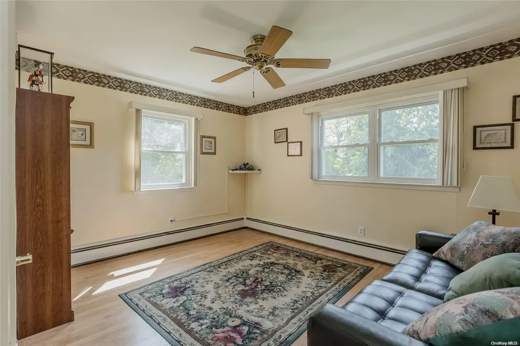 39 Myrtle Lane Coram NY 11727